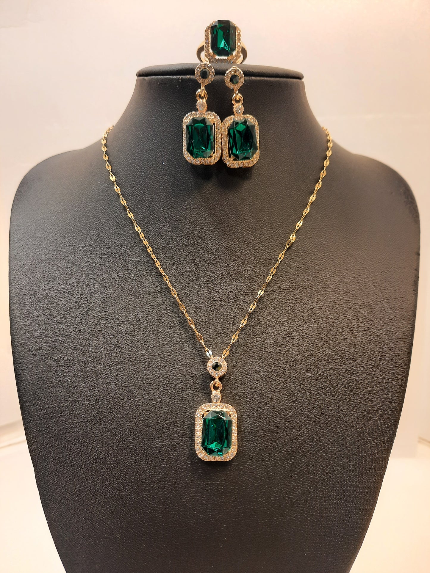 Elegant Women’s Jewellery Set - Gemstone Earrings, Necklace & Ring - Perfect for Weddings, Parties & Special Moments